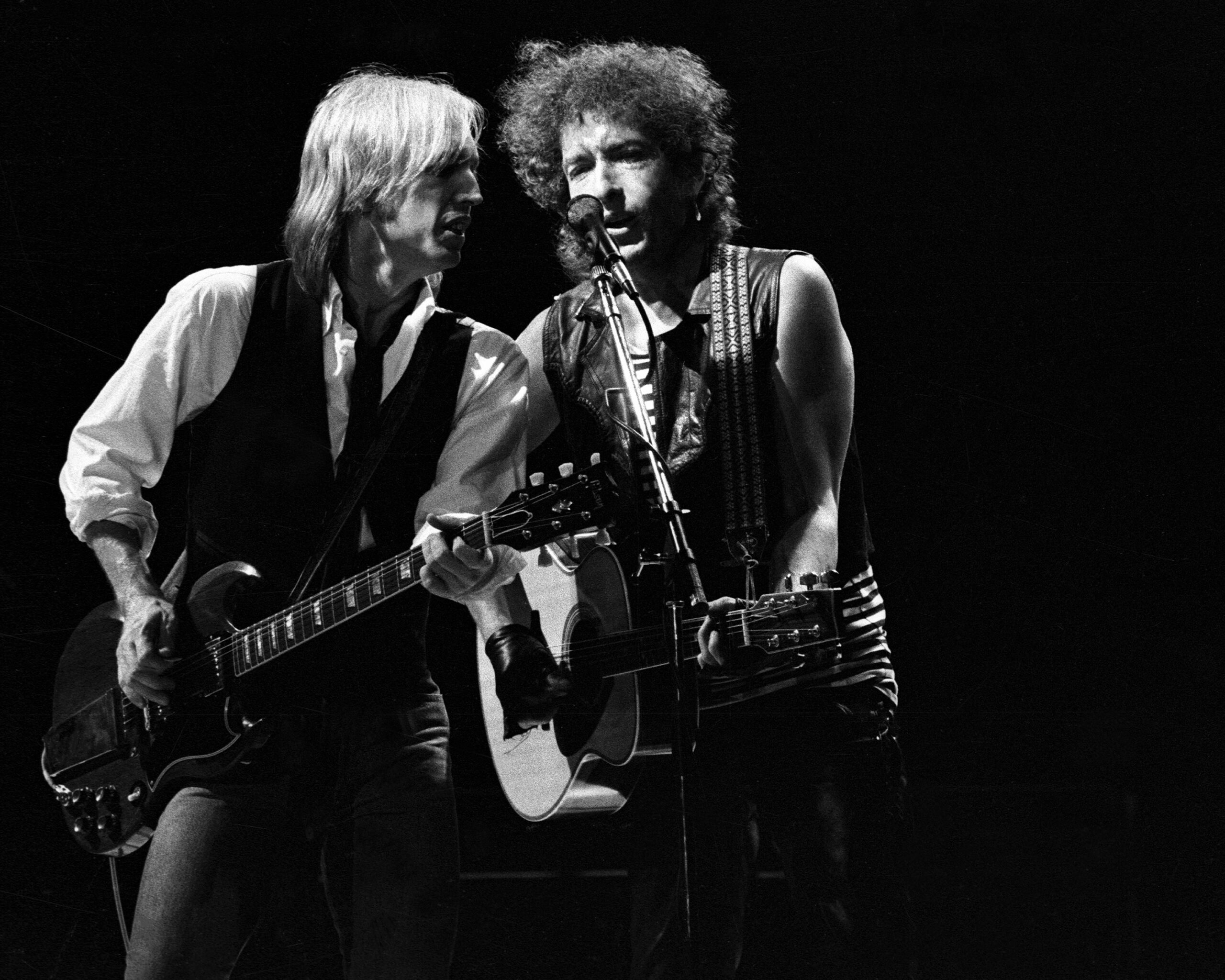 8.-Tom-Petty-and-Bob-Dylan-at-the-Greek-Theater-1-scaled