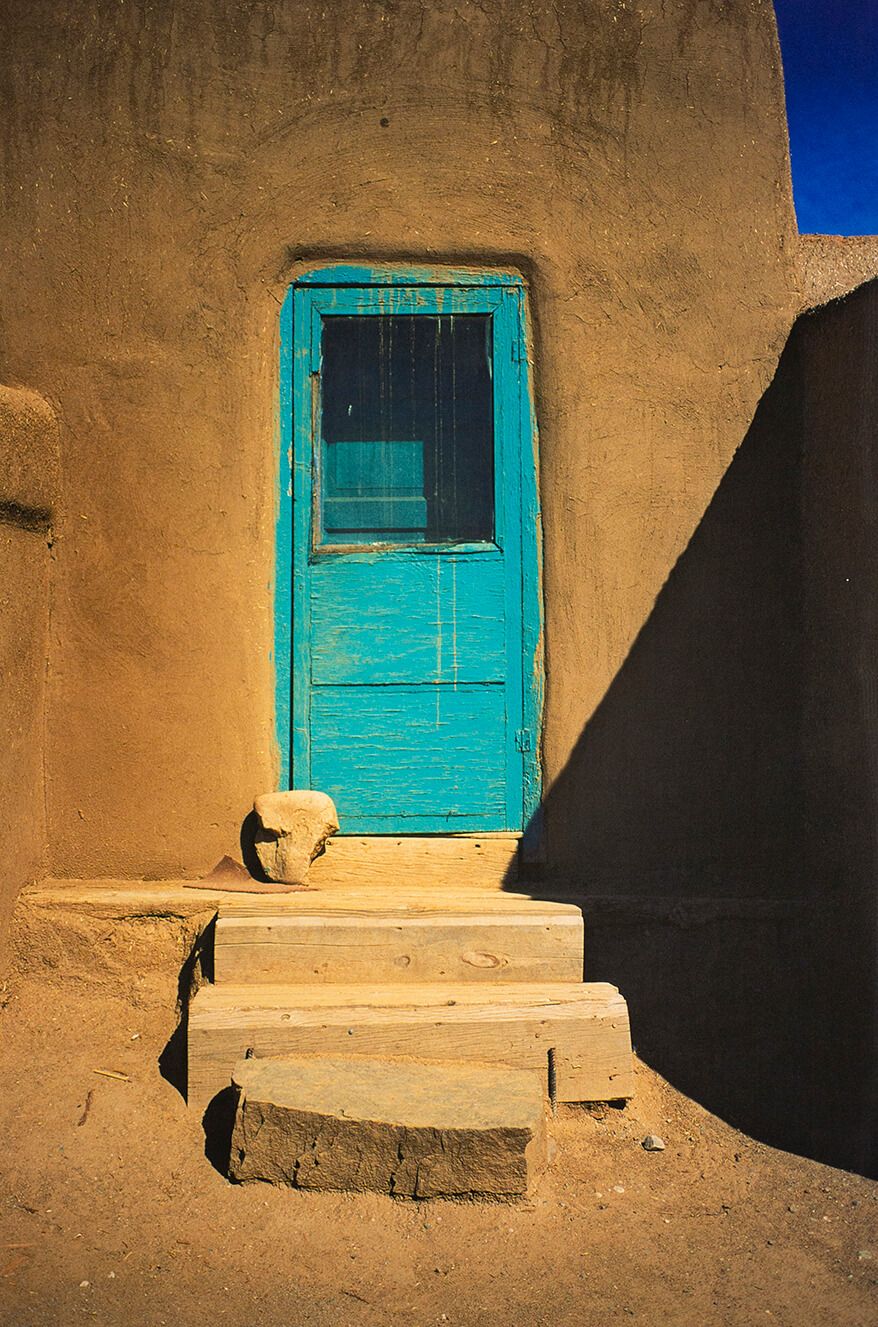 IMG_3388_lowres Photo of red and yellow beams crossing paths above and under water